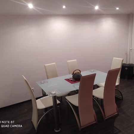 Park Villa Ferienwohnung Mit Pool Und 3 Schlafzimmer 于尔岑 外观 照片