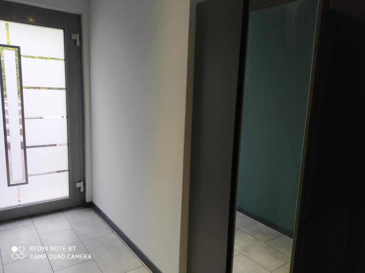 Park Villa Ferienwohnung Mit Pool Und 3 Schlafzimmer 于尔岑 外观 照片