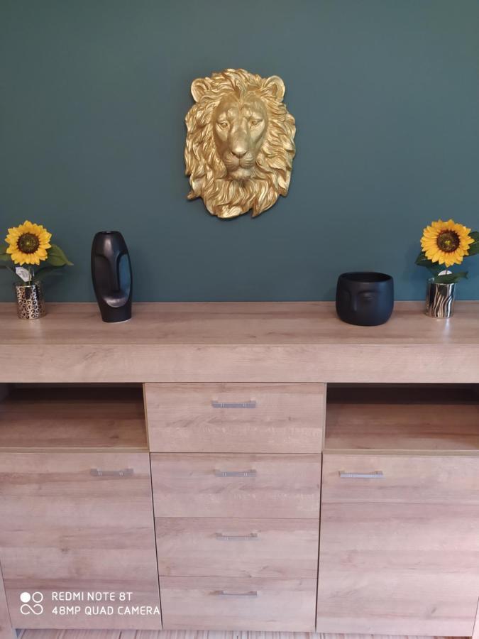 Park Villa Ferienwohnung Mit Pool Und 3 Schlafzimmer 于尔岑 外观 照片