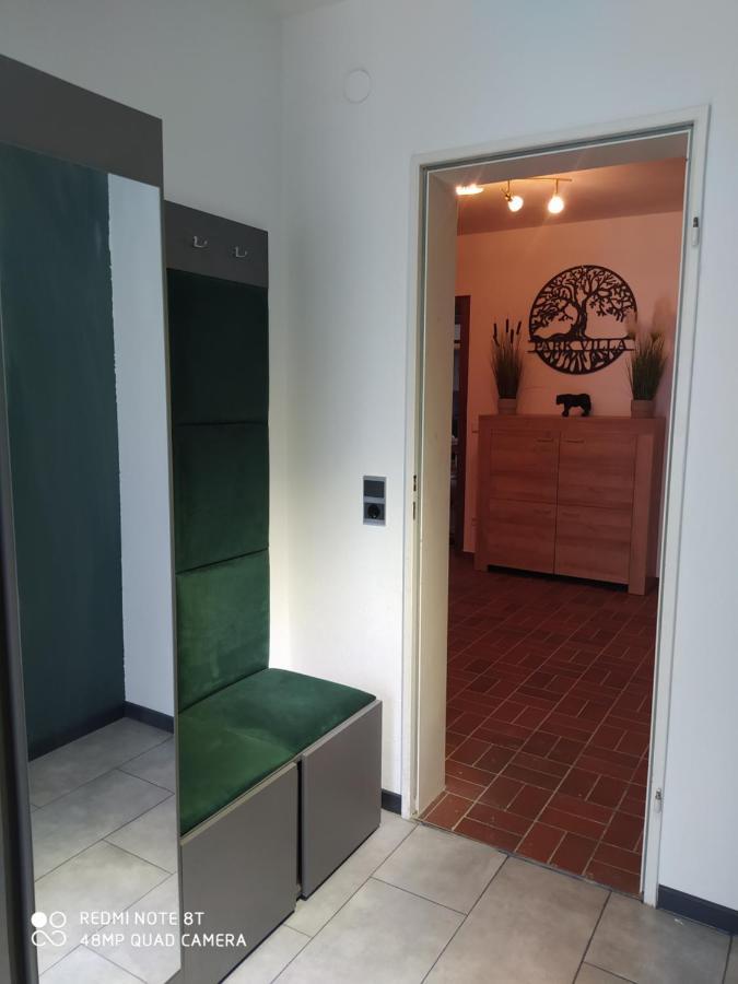 Park Villa Ferienwohnung Mit Pool Und 3 Schlafzimmer 于尔岑 外观 照片